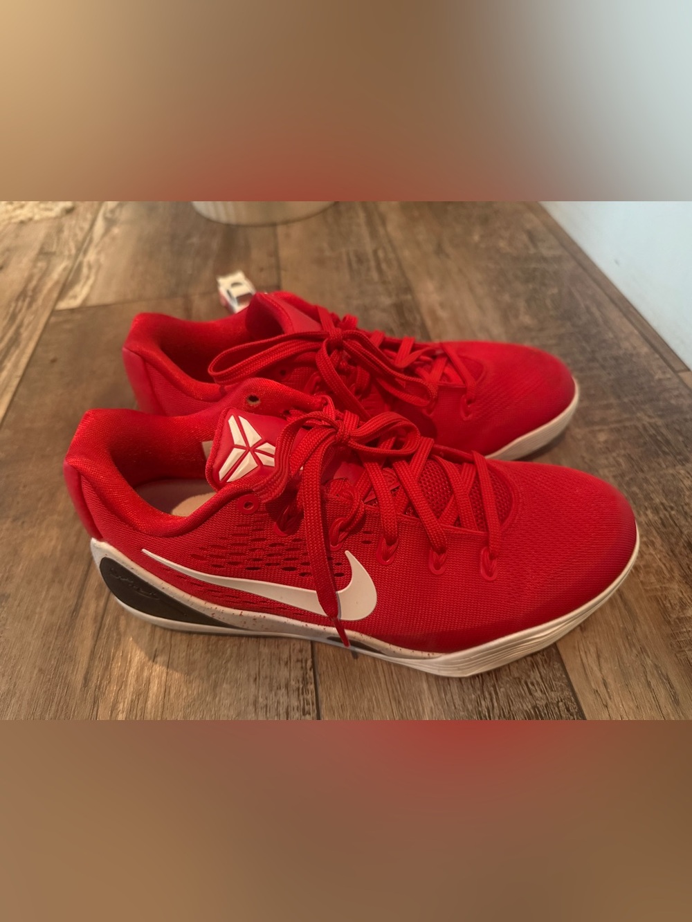 Nike Kobe IX 9 EM Low Protro University Red Basketball Shoes Men’s Size 9